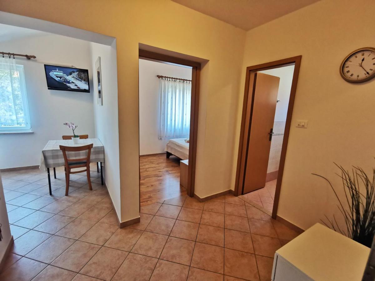 Apartments Sokolic Nerezine Ngoại thất bức ảnh