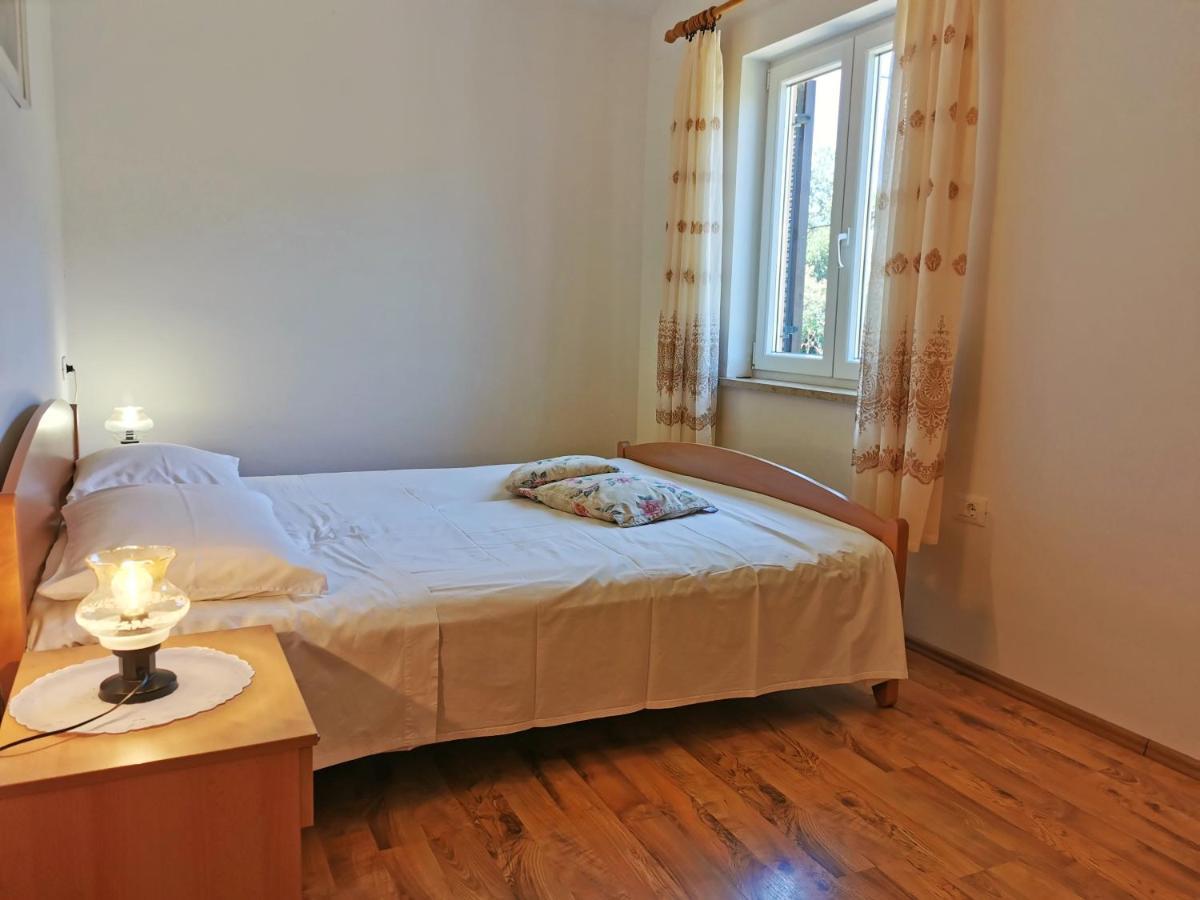 Apartments Sokolic Nerezine Ngoại thất bức ảnh