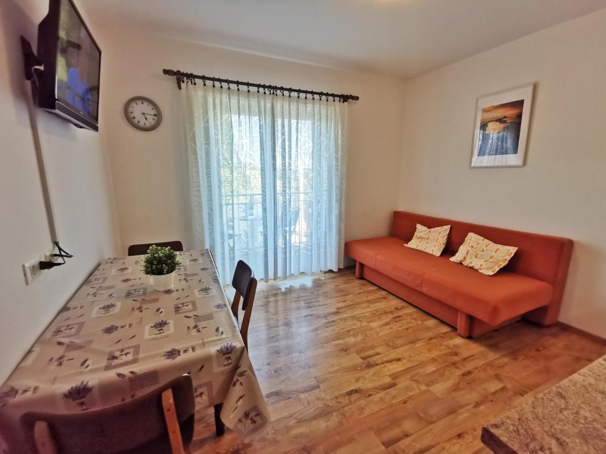 Apartments Sokolic Nerezine Ngoại thất bức ảnh
