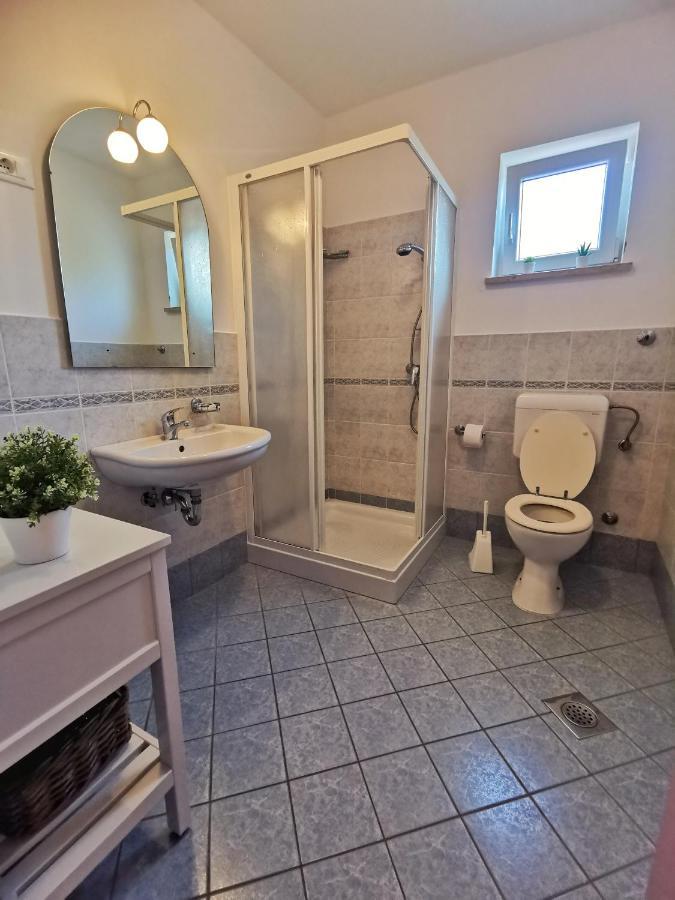 Apartments Sokolic Nerezine Ngoại thất bức ảnh