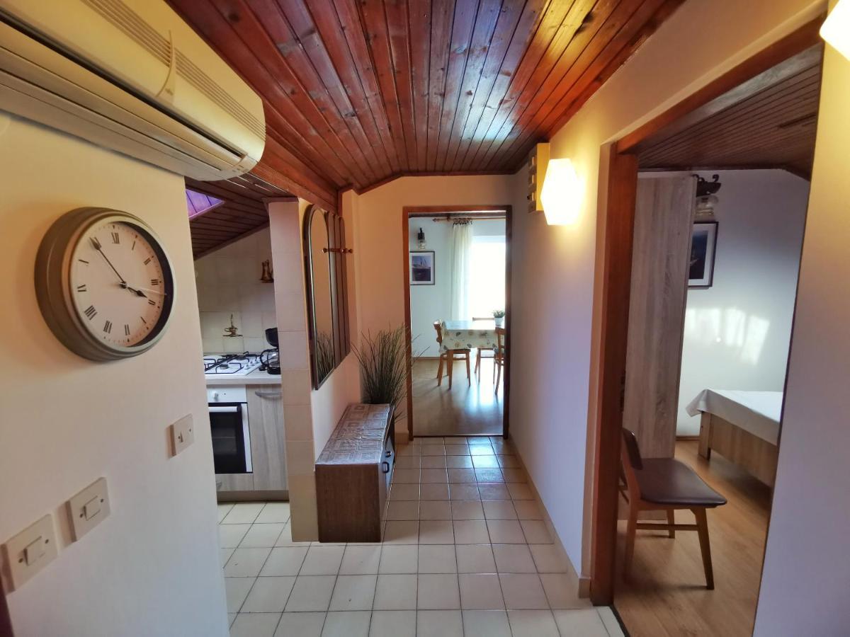 Apartments Sokolic Nerezine Ngoại thất bức ảnh